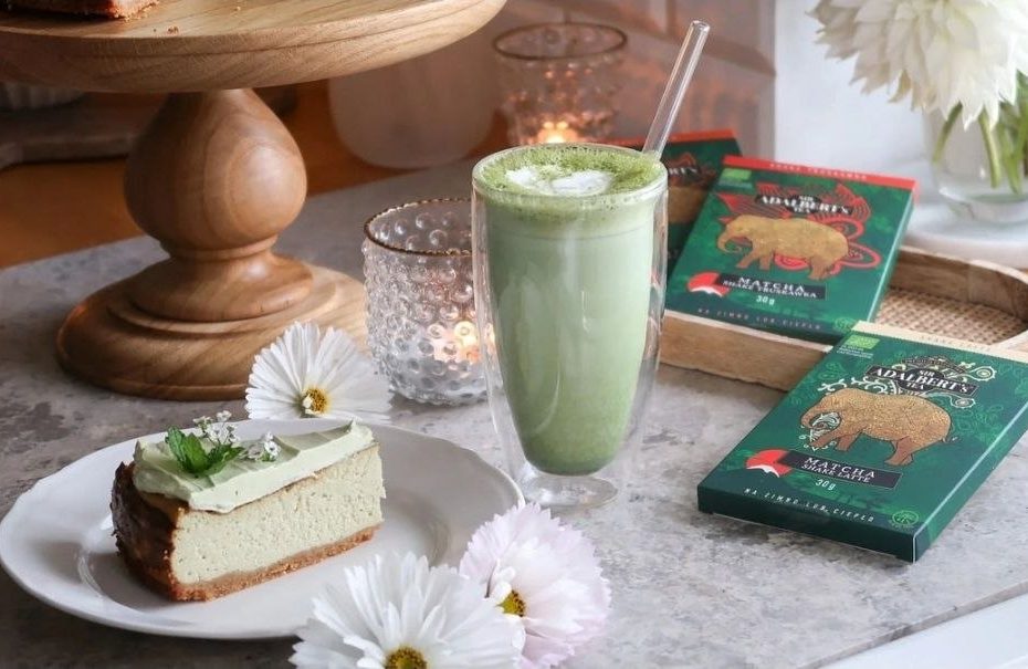 الماتشا نوع من الشاي الاخضر الياباني تدخل في الطعام والشراب ولها فوائد عديدة